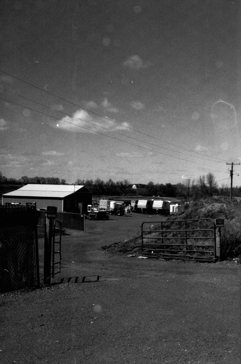 filmhink's tweet photo. Boise road trip part 1.
#kentmerefilm #filmisalive #kentmere400 #beliveinfilm #filmisnotdead #ishootfilm #analogmagazine #tijuanaphotographer #oceansidephotographer #mexicanphotographer #contaxcamera #contax #roadtrip #idaho #contaxg1 #datapop #dead #35mm #carlzeiss45mmf2 https://t.co/OrQN0F7p7B