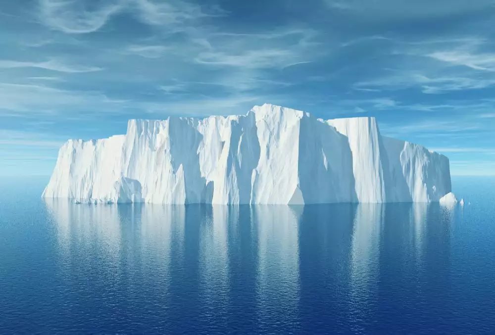 Какая часть айсберга над водой. Море Уэдделла айсберги. Giant Iceberg. Самые большие айсберги.