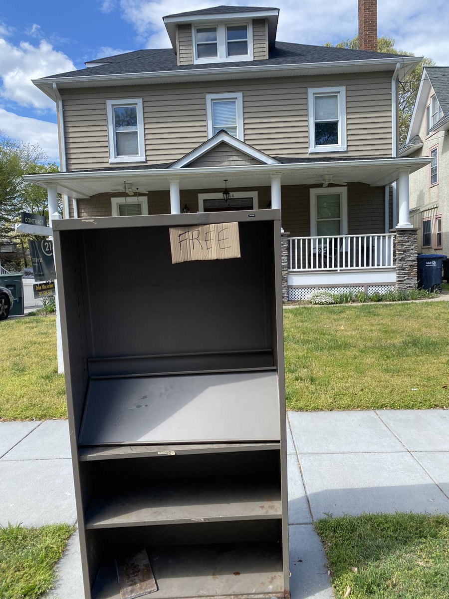 BrooklandEdge's tweet photo. I thought at first this was a new speed camera on Monroe street, upon further investigation it is just a shelf on curb alert https://t.co/97cZrzRUbt