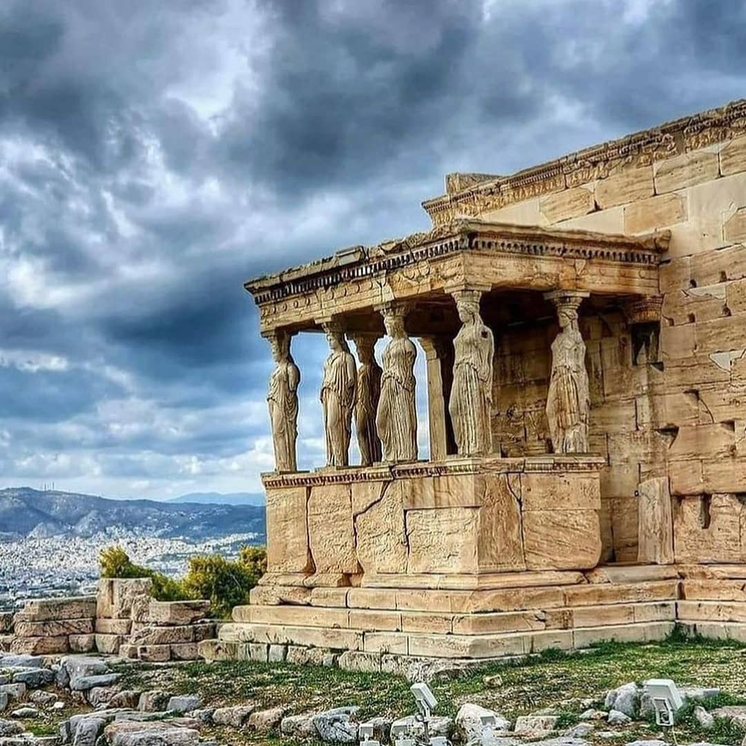 Парфенон афинский акрополь. Афины акрополь парфенон. Древняя греция храм эрехтейон. Греция афины акрополь и парфенон. Как называется храм в афинах.