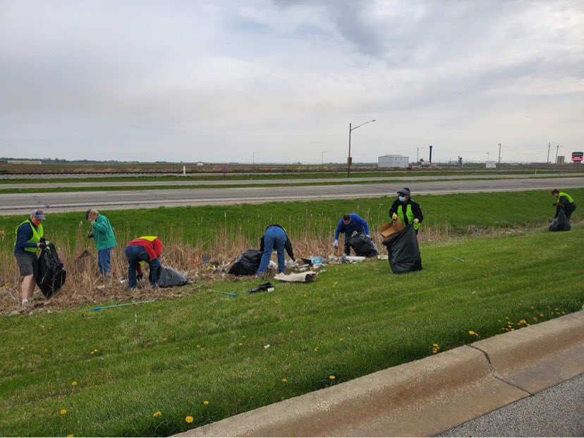 beautifydecatur's tweet image. We had an AWESOME group of volunteers for our litter clean-up in East Route 36 yesterday!   THANK YOU

#DecaturIL #keepDecaturBeautiful #litterpick #litterfree #littering