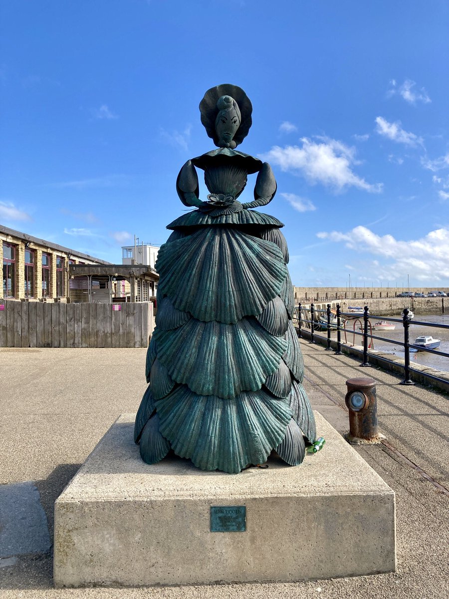 Minghowriter's tweet photo. #MrsBooth #TheShellLady of #Margate by #AnnCarrington #bronze #sculpture #Turner #publicart #harbour #art #Kent #Thanet @VisitKent https://t.co/57u1jagdw7