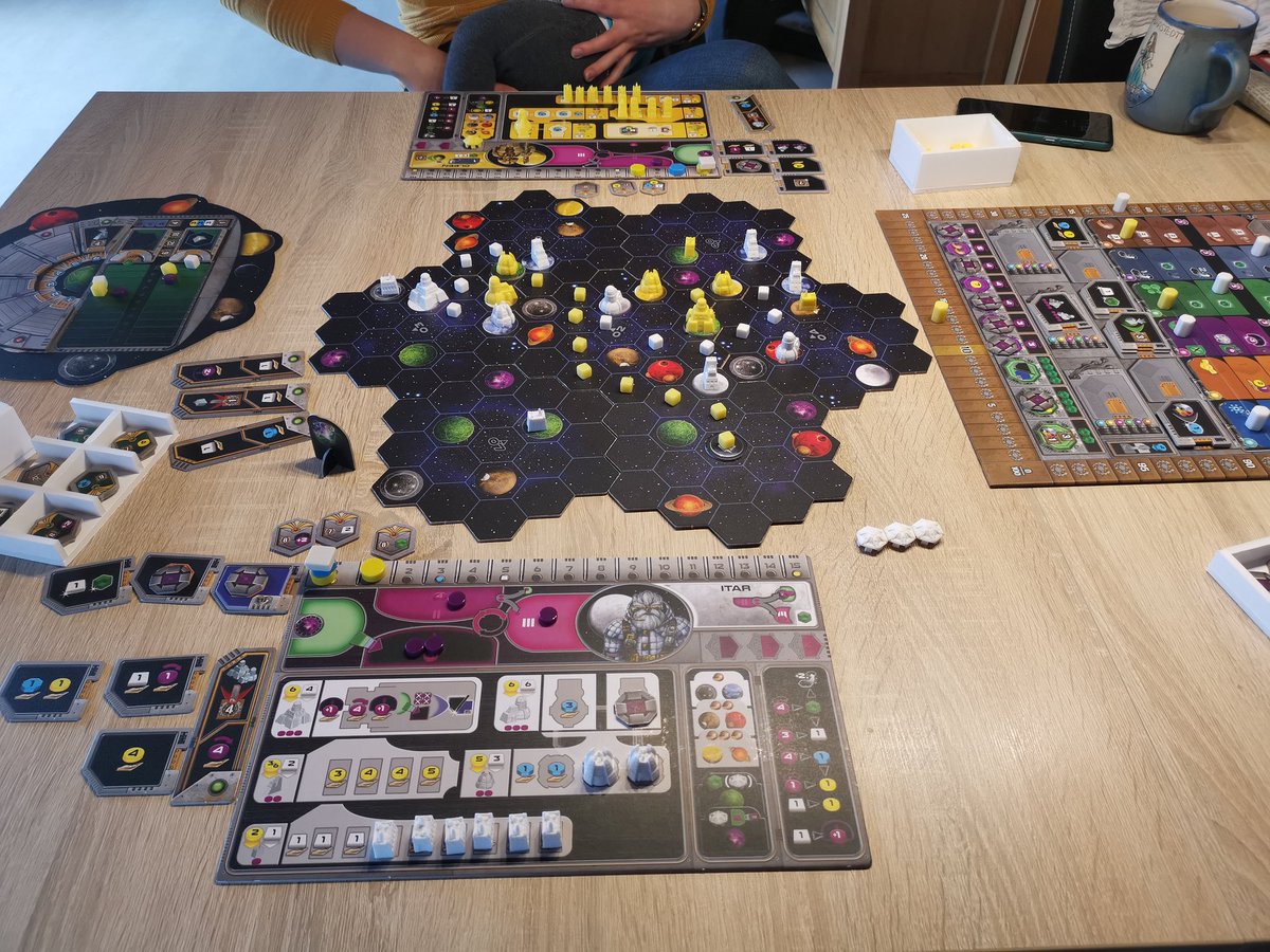 D0ELLNER's tweet image. Heute erst ein #GaiaProject abgeschlossen und anschließend abgetaucht um ein paar Verstecke zu plündern, ohne zu viel #Klong! zu machen. Beides sehr unterschiedliche, aber sehr gute Spiele 😍 @FeuerlandSpiele @KraftSpiele