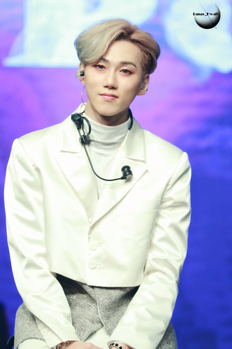 LunasHwall's tweet photo. 우리 바론오빠 생일 축하해💜
0419 HappyBaronDay！！！
#VAV #BaRon #브이에이브이 #바론 #최충협
#HappyBaRonDay #해피바론데이 https://t.co/npxNOBL8KU