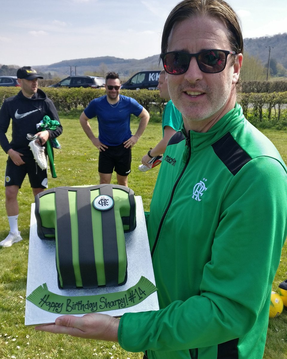 RetainersV's tweet image. A more relaxed friendly game for the team today. A great 11-0 win. Some absolutely quality goals and some even better defending earning a well deserved clean sheet. A unanimous Man of the Match - Birthday boy Rob Sharp 👍🏻 #boybandhair #qualitymerch