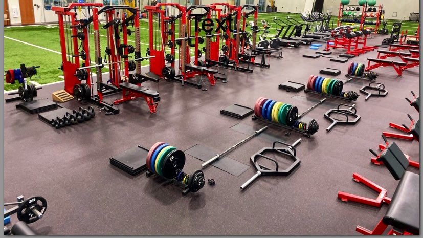 A few absolutes I believe in:

⚡️Principals > System 
⚡️Injury Reduction > Performance Enhancement 
⚡️Adaptation > Exercise 
⚡️Person > Athlete 
⚡️Character > Talent 
⚡️”Teaching” > “Training”