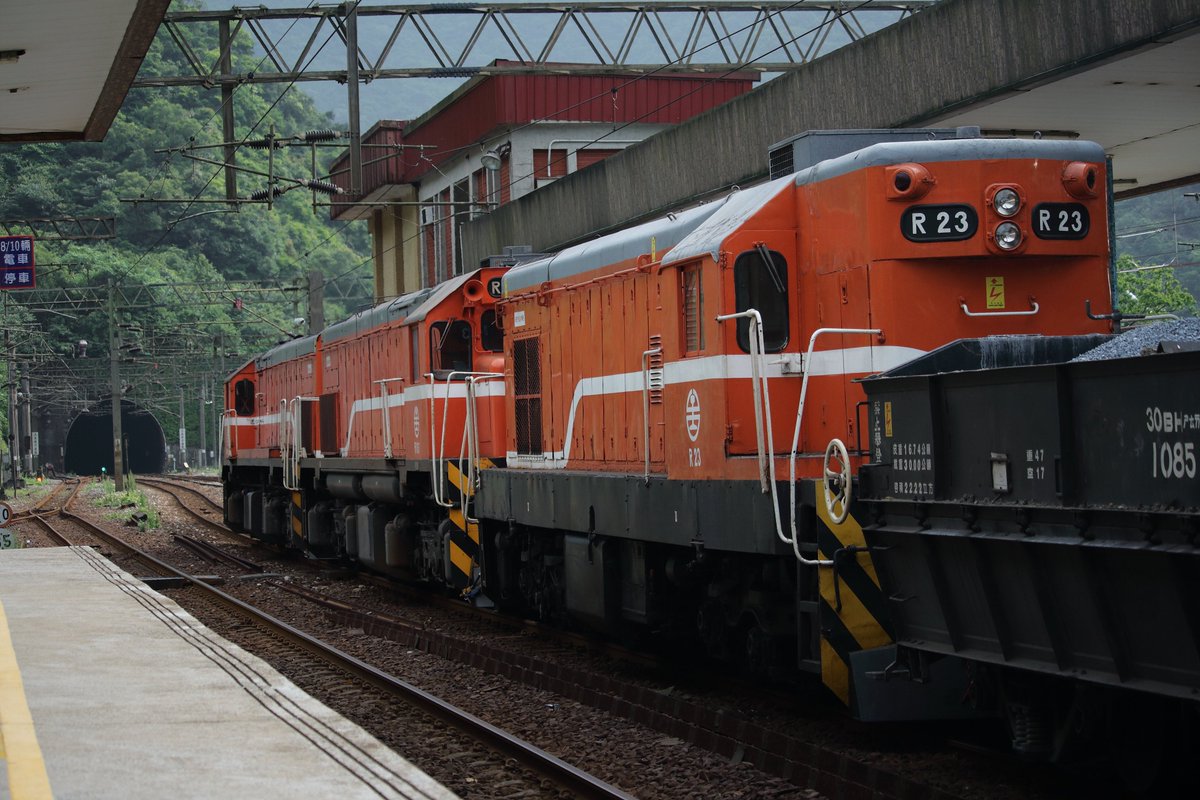 Huang_910209's tweet photo. 2021.04.18
宜蘭線貨物列車
#台湾鉄道 #鉄道写真 #Canon #EOS400d https://t.co/ZojjYvFflf