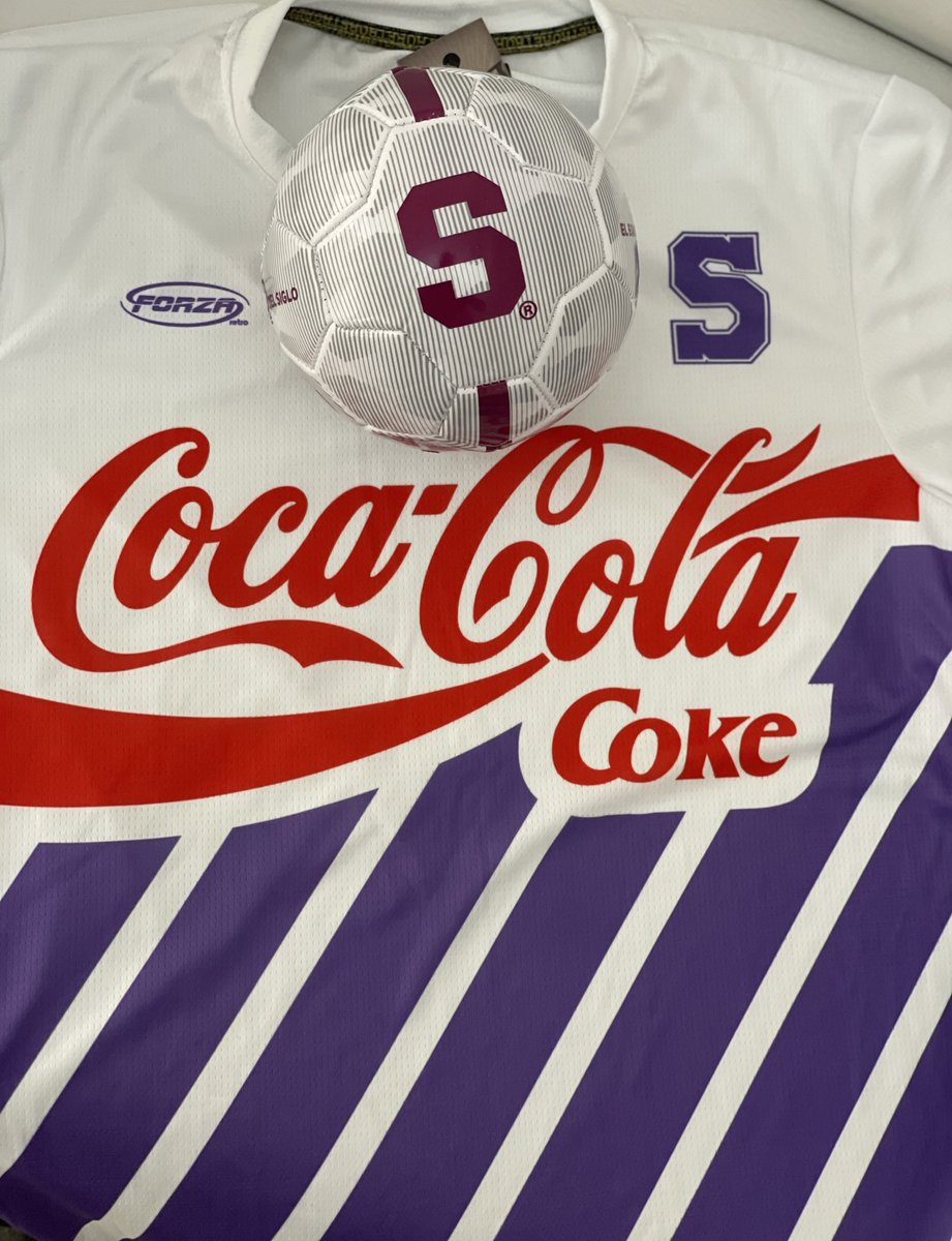 tdmascrc's tweet photo. Dale RT si crees que ganará Saprissa y participa por este combo 💜🤍 https://t.co/0aTfrR0iQU