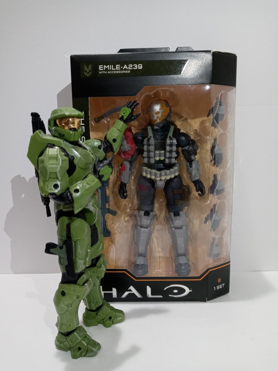PMarz06's tweet photo. @Halo @PMarz06 #ThisIsWhatWeDew #NoFigureLeftBehind #HUNTING https://t.co/x9XObCu4cV