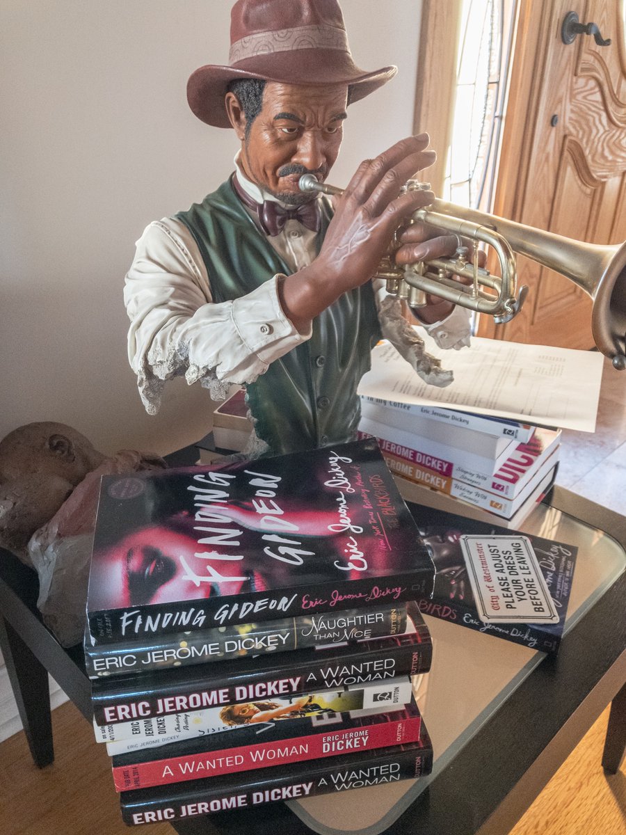 rootbeerphoto's tweet photo. #booksigning back in 2017 with our brother and friend #ericjeromedickey #forevermissed #findinggideon #shotbyjason @EsoWon @EricJDickey #backintheday #ourbooksmatter #ourstoriesmatter #blackmenwrite #blackmenread https://t.co/cxOerC9x7n