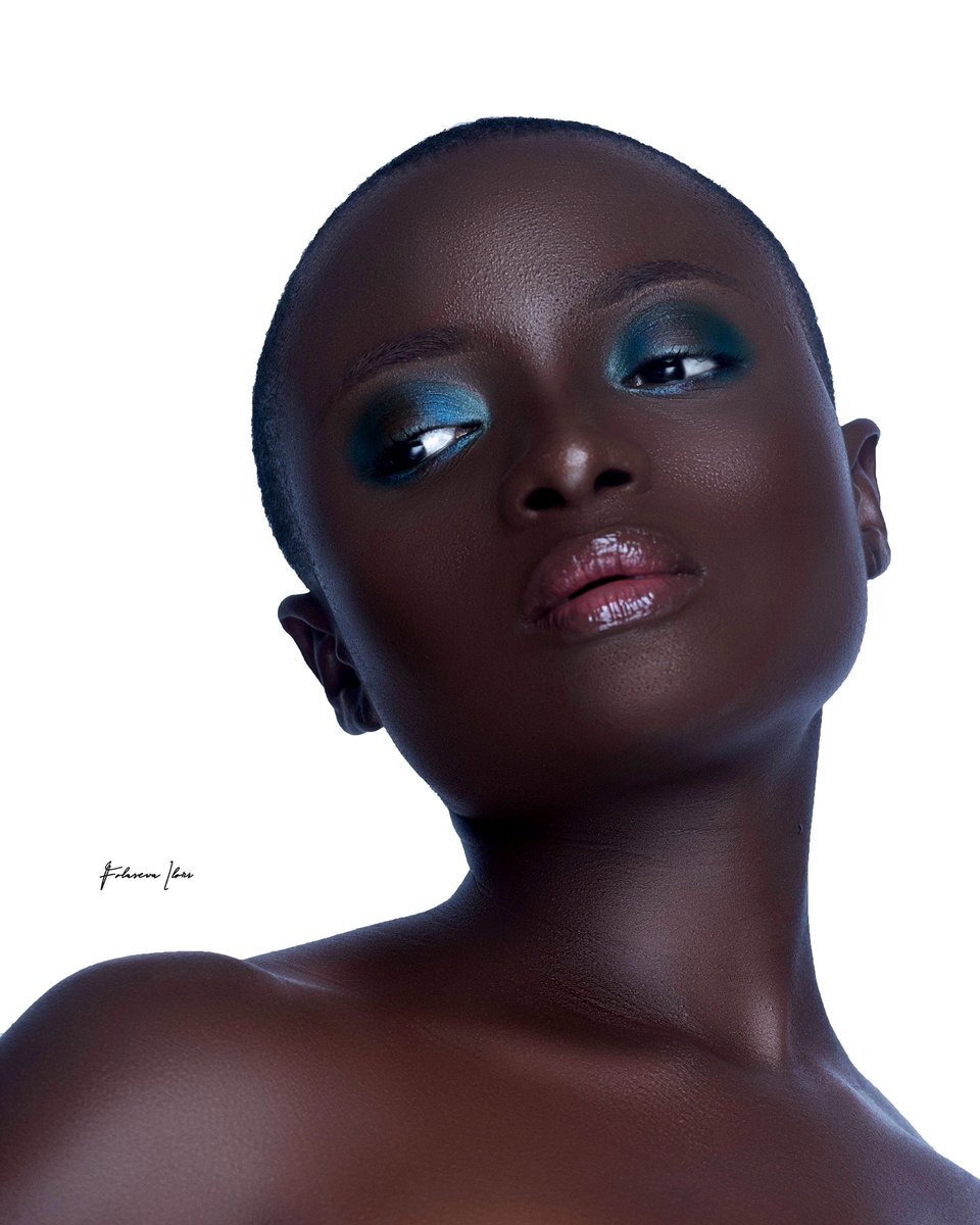 lehinawolu's tweet photo. Hi guys! My name is Lehinawolu, I am a creative and editorial makeup artist based in Lagos but available to travel. I’m hoping to work as a makeup artist in film and television. Here are some of my works. Please retweet for awareness. https://t.co/vDvSATlGXY