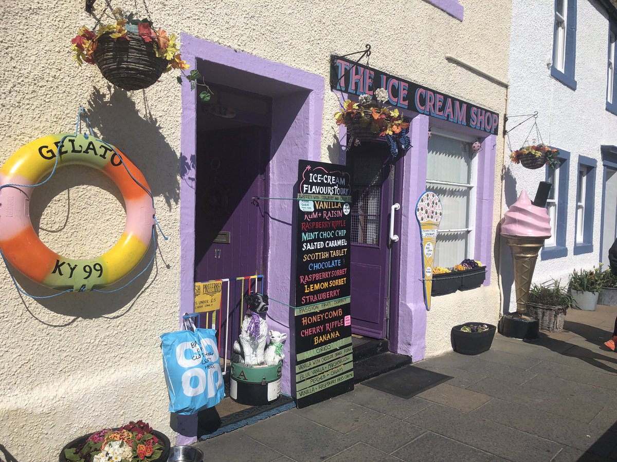 FunkyEllas's tweet image. How cute is this ice cream shop in Pittenweem? Perfect wee stop when you’re walking the Fife Coastal Path.
