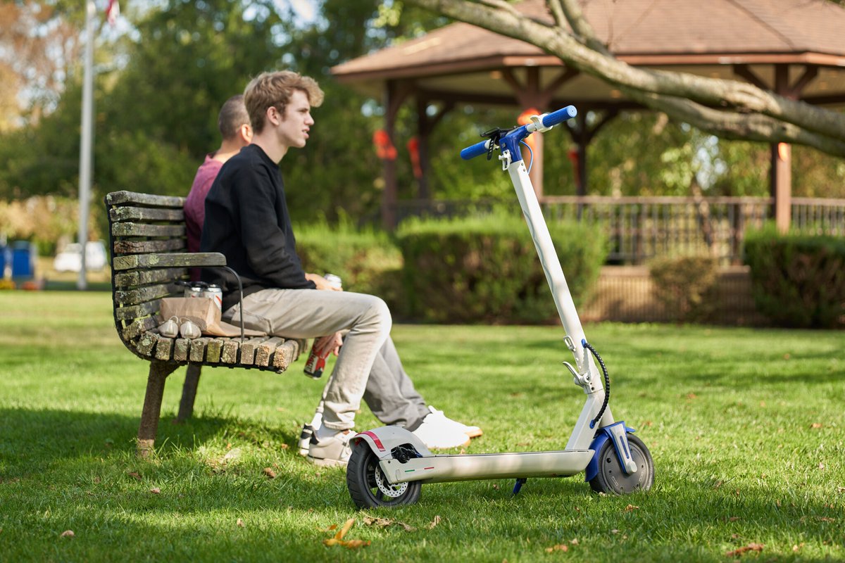 Sundays and scooters are meant for the park 🏞️