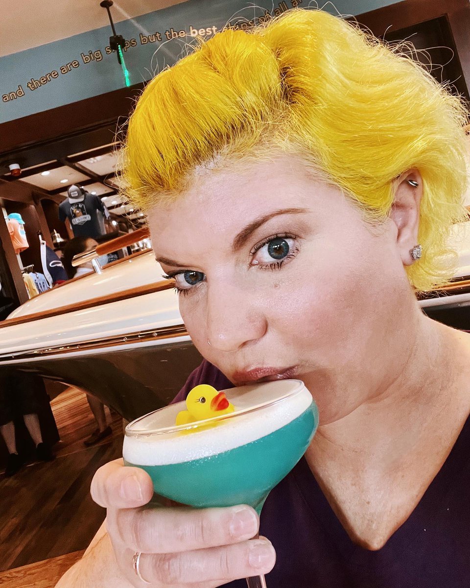 Brunch. Boats. Booze. Live Yacht Rock. (I don’t know a B word for that)

🚣‍♀️ 

@theboathouseorlando #standwithboathouse #brunch @disneysprings #waltdisneyworld #loveorlando#disneymagicmoments #nativeFloridian…

📸 instagram.com/p/CN0C-E0h75S/ via tweet.photo