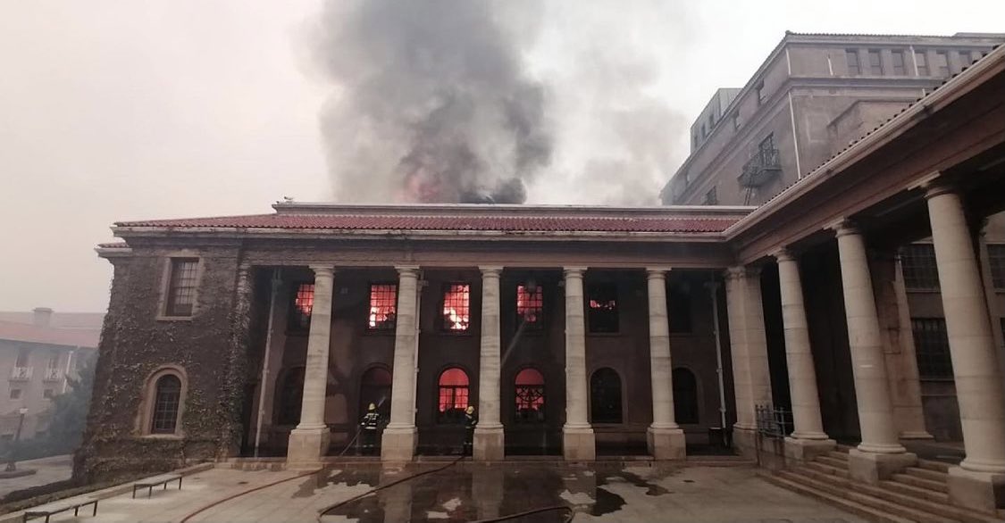 Devastated by the destruction of the Special Collections and African Studies libraries at <a href="/UCT_news/">UCT</a> today. Rare books and priceless publications like Isigidimi Sabantsudu and Izimvo Zabantsundu were housed here. 💔 

#uctfire #capetownfire #CapeTown #tablemountainfire