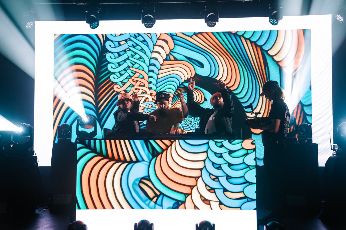 Woooow !!! <a href="/EwaxFestival/">E-WAX Festival</a> was a fuckin vibe !!! Thank you so much for having us, it was so good to hangout with our fam and this legendary B2B with our brother <a href="/badjokes_/">Badjokes👁</a> was tasty !! 🚁🚁🍔🔥⚡️🇫🇷

📷 <a href="/ClubbingVision/">Clubbing Vision</a>