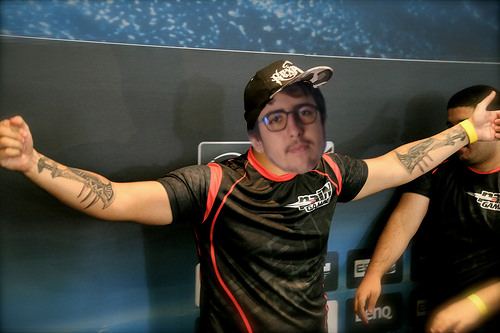 FaYoru's tweet photo. passar o recado aqui que sempre seremos cnb yoru mas hoje também seremos pain gaming, pra cima deles https://t.co/3LDqMIPJld