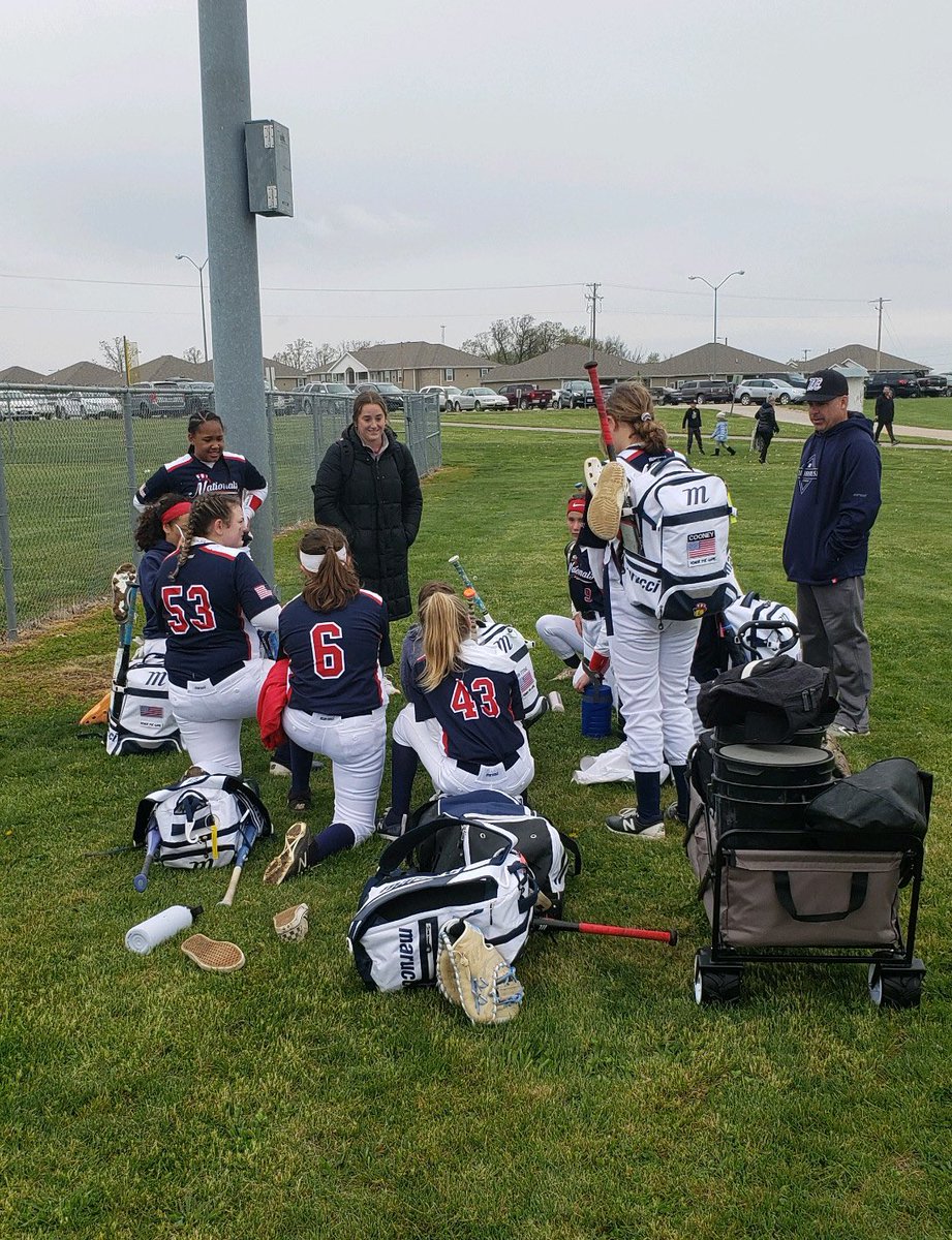MarucciNatsSB's tweet photo. Team meeting after sweeping our pool! The girls are playing well!
#MarucciSoftball https://t.co/0kqj57MStu
