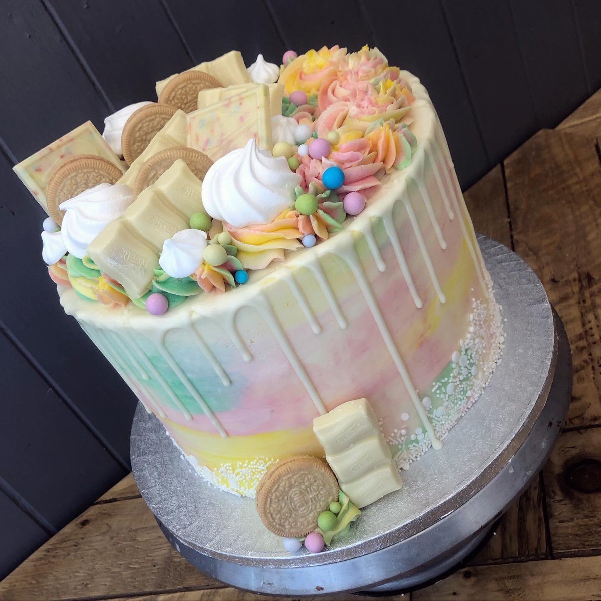 Loved this pastel dream from this week 💗. ⠀
WE WILL BE BACK WITH A CAKE TABLE AND BREAKFAST AND COFFEE THIS SATURDAY COMING 10am - 3pm 🍰. COME SEE US! What cakes shall we do? I’ve got some new ideas!! ⠀
DIRECT MESSAGE FOR CELEBRATION CAKE ENQUIRES ☺️🧡