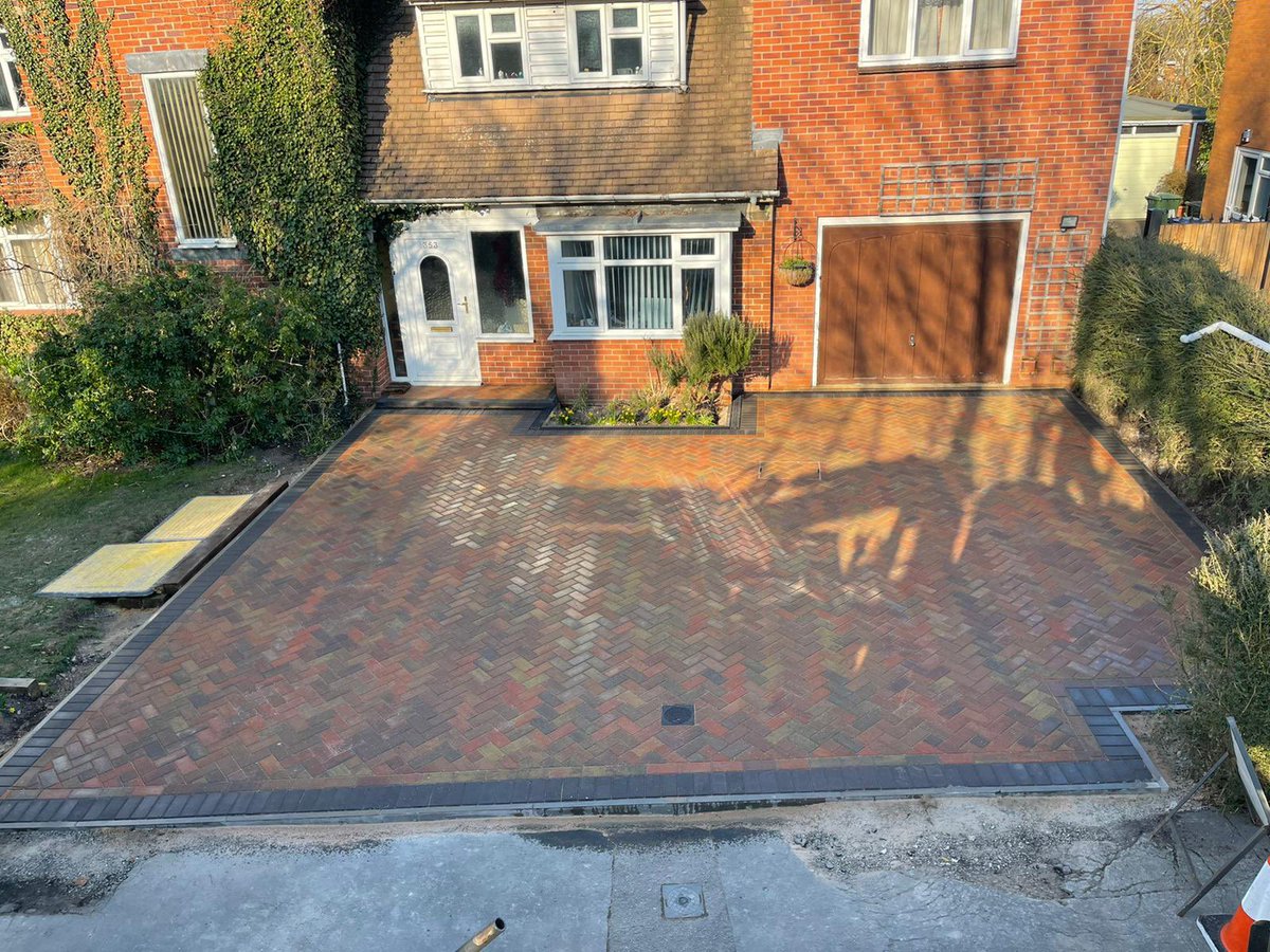 CamBlockPaving's tweet image. Another recent driveway from the team