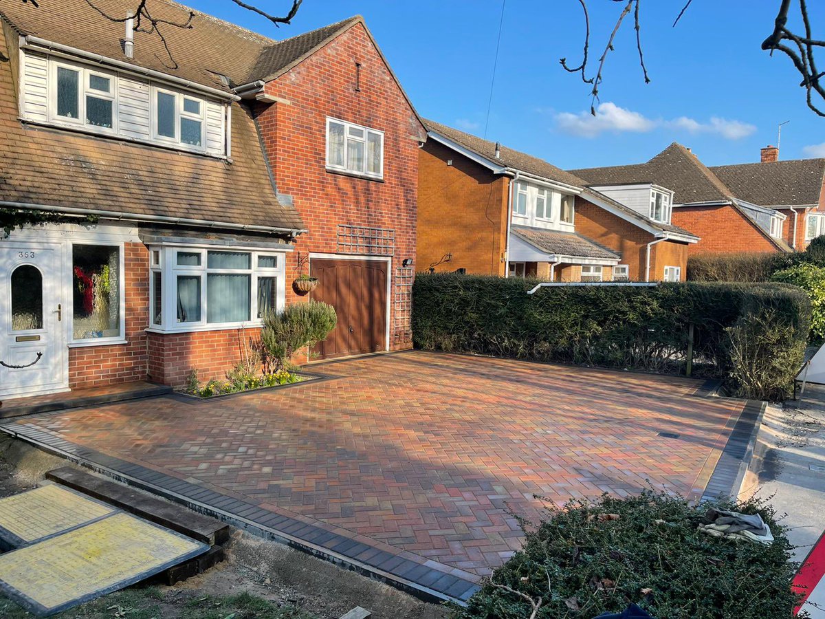 CamBlockPaving's tweet image. Another recent driveway from the team