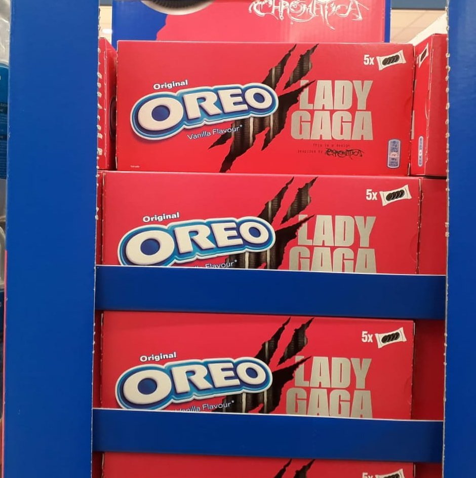 AnnaxLGxTS's tweet photo. Li ho trovati! #Chromaticaoreos @ladygaga ☕🍪❤ https://t.co/ioZFLddnbZ