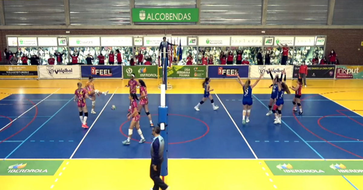 ¡Nos vamos al set de Oro! Qué gran partido, chicas. No sabéis cómo nos estáis haciendo disfrutar de esta gran final ¡VAMOS <a href="/voleyAlcobendas/">Voleibol Alcobendas</a>!
#LigaIberdrolaVB #Aguanteelfeel #VoleyAlcobendas #Voley
<a href="/Fundalcobendas/">Fund.Dep.Alcobendas</a> <a href="/FMadridVB/">Federación de Madrid de Voleibol</a>