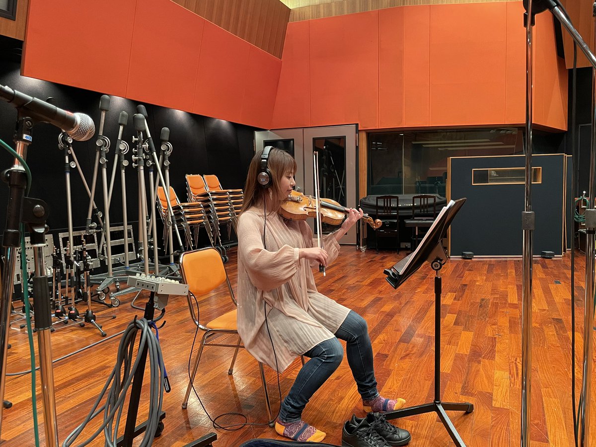 Don_Atsumarino's tweet photo. ただの幸運だけど、上り詰めた感ある。
素晴らしい録音、関係者の皆様、本当にありがとうございました!
#TAPEMEWONDER
#VictorStudio401st
#RECchallenge https://t.co/9MeTQ6Gxvg