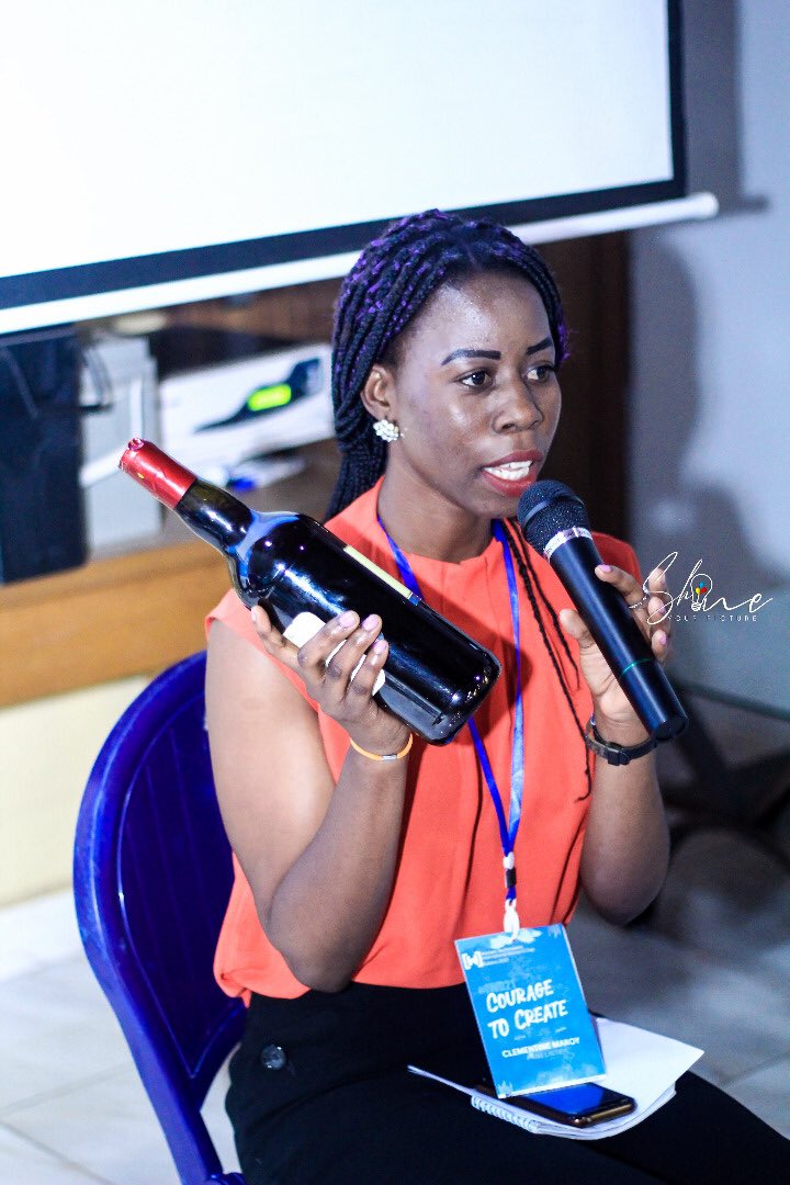 gloiremurhigisi's tweet photo. La #FEMME est une lumière d’une #NATION
‘’ Les femmes ne doivent pas rester statique nous devons diversifier nos talents’’
Dit #CLEMENTINE_MAROY Ir en télécommunication, elle fabrique des Vin aromatisés 🍷 made in #BUKAVU Moins cher
#Talent_local #IWD21Bukavu
Retweet coûte 0$ https://t.co/DM7WHGCd4I