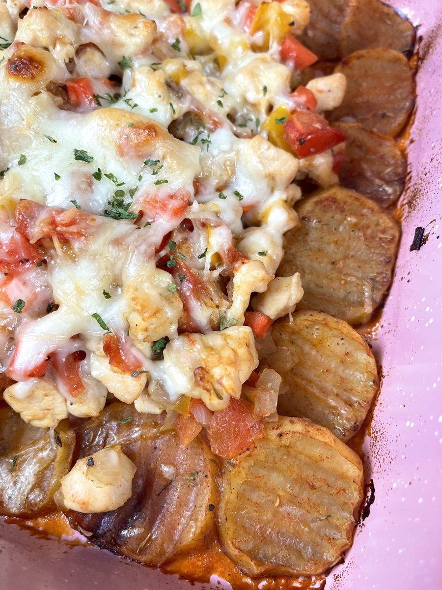 Easy Dinner Recipe- Full recipe here: youtu.be/ijpbu8io1CM 🫑🍅🥕🥘🧡