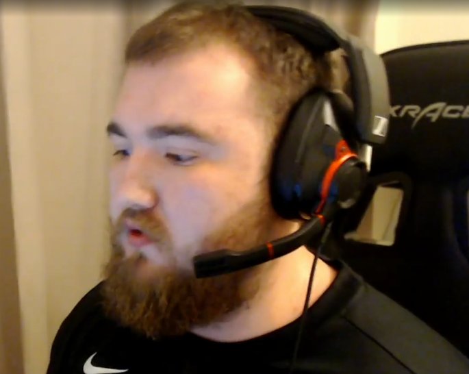 Wait how is <a href="/OnFireAnders/">Anders</a> casting AND playing at the same time?? <a href="/BLASTPremier/">BLAST Premier 💥</a>