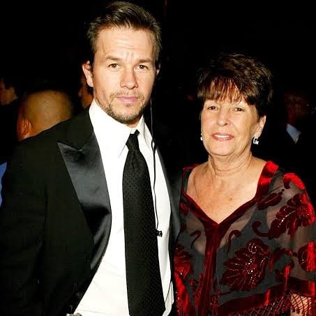 Egyptian_NKgirl's tweet photo. Such sad news today about the passing of Alma ... so here is to a great woman with a heart of gold who raised such wonderful men ... may she rest in peace #RIPAlma ... sending prayers and condolences to @donniewahlberg @chefpaulwahlberg @markwahlberg and the rest of the family https://t.co/QbNH6EIjfj