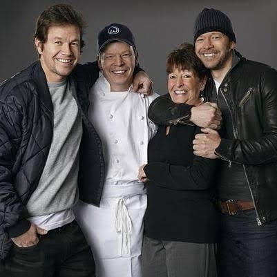 Egyptian_NKgirl's tweet photo. Such sad news today about the passing of Alma ... so here is to a great woman with a heart of gold who raised such wonderful men ... may she rest in peace #RIPAlma ... sending prayers and condolences to @donniewahlberg @chefpaulwahlberg @markwahlberg and the rest of the family https://t.co/QbNH6EIjfj