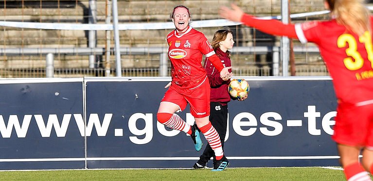 Amber Barrett scores in big away win for FC Köln