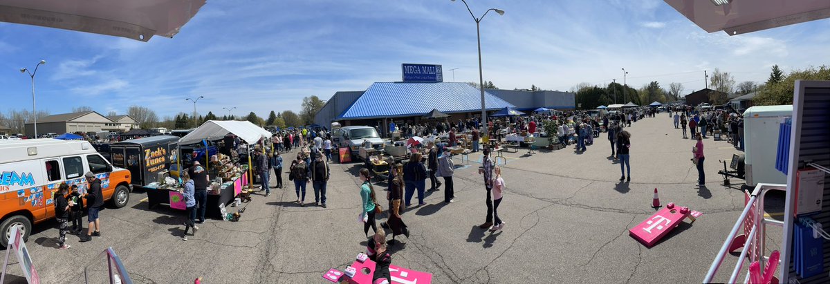 If you’re not at the Mega Mall, you’re mega missing out. #SMRA