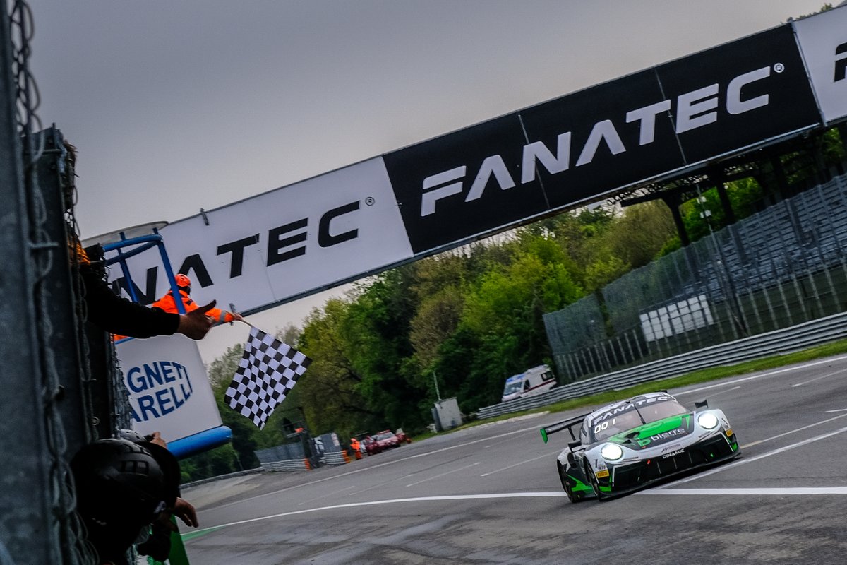 GTWorldChEu's tweet image. Wow, what a season opener that was 🤪

Dinamic Motorsport secured back-to-back Monza wins with its Porsche thanks to a sensational performance in wet-dry conditions 🇮🇹🌧🏁

➡️ gt-world-challenge-europe.com/news/2023

#GTWorldChEu