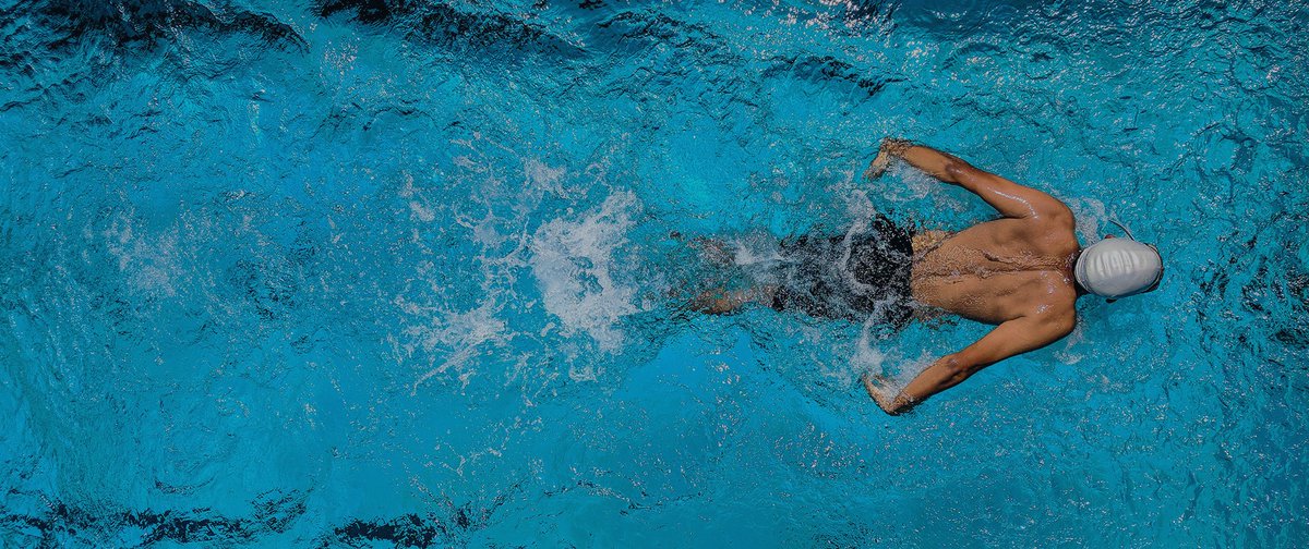 #Schwimmen gegen #Rückenschmerzen? Wie kann man durch richtiges Schwimmen die Rumpfmuskulatur stärken und die Wirbelsäule entlasten? Im eigenen Pool trainieren? bodyandmind.de/schwimmen-gege…