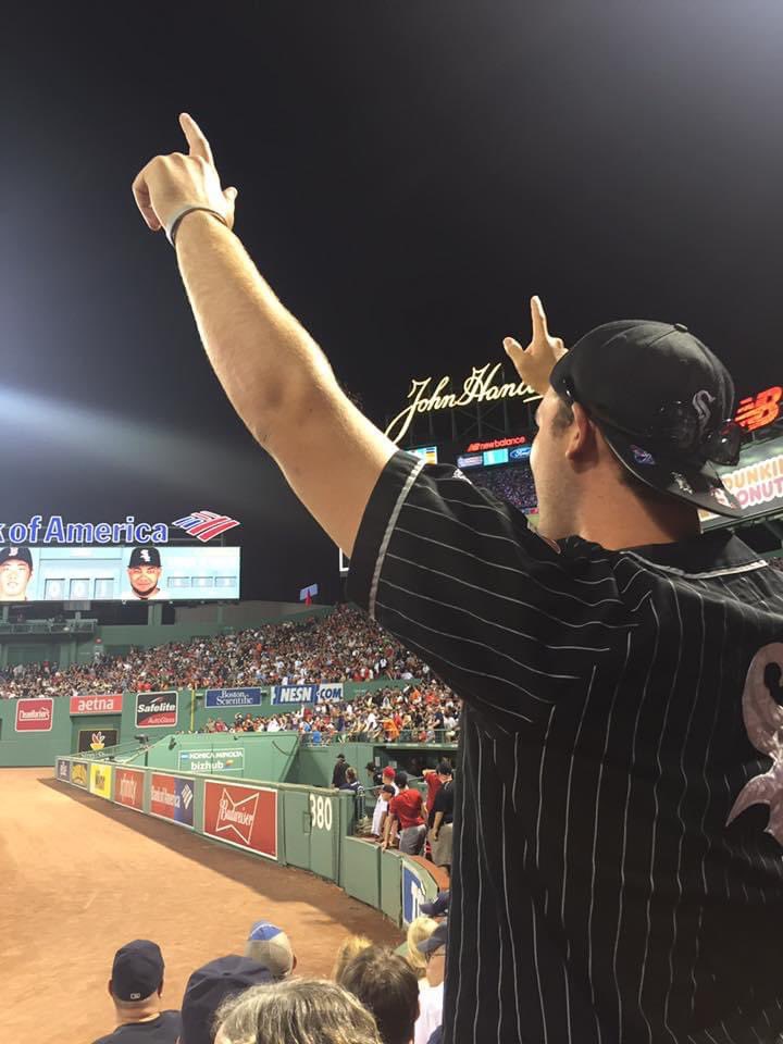 DavisMacCartney's tweet photo. First game at Fenway, celebrating a White Sox win! #postcardsfromboston https://t.co/Yf0wmBNHV2