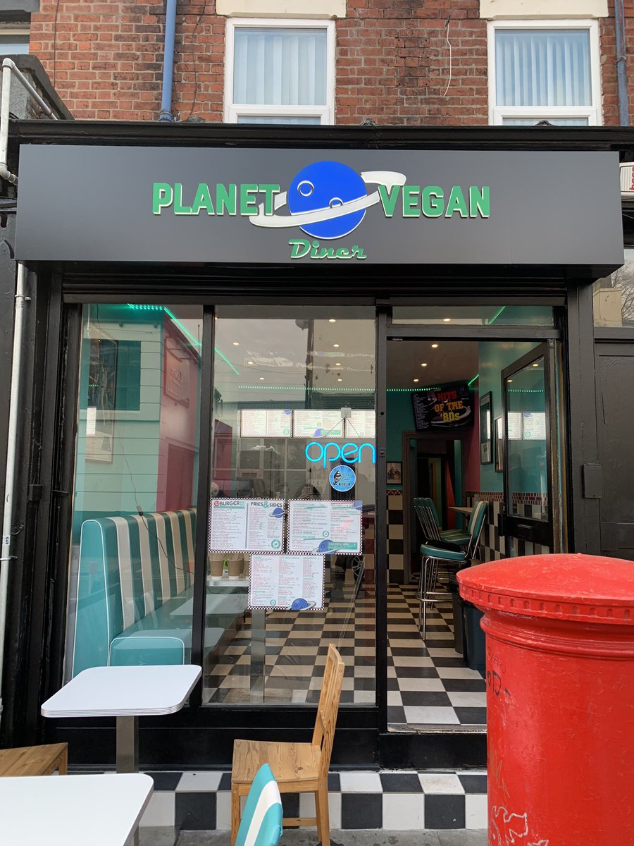 wirralveg's tweet photo. Trying this place out @planetvegandiner #liverpool #larklane #glutenfreevegan #vegandiner #veganliverpool #liverpoolvegan #planetvegandiner #planetvegandinerlarklane https://t.co/7YiOr6RNIz