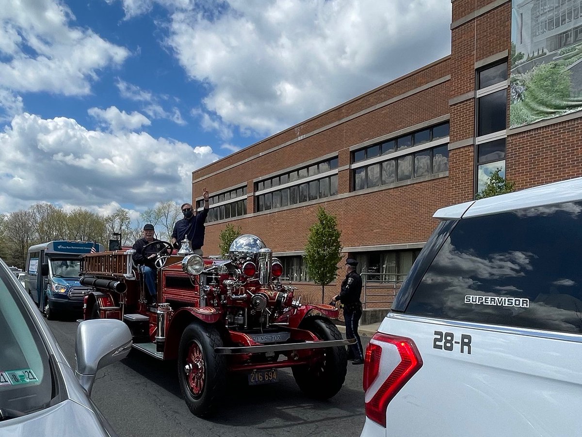 OneVisionDHF's tweet image. We celebrate the continuous support of the VIA of Doylestown, who staged a caravan for the second year in a row to show support for our Doylestown Hospital and Pine Run #HealthcareHeroes. #OneCommunity #DoylestownHealthFoundation