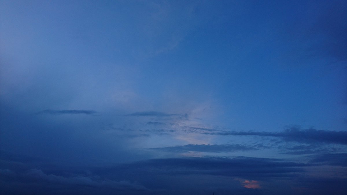 lesenimdunkeln's tweet image. #cloudcontent