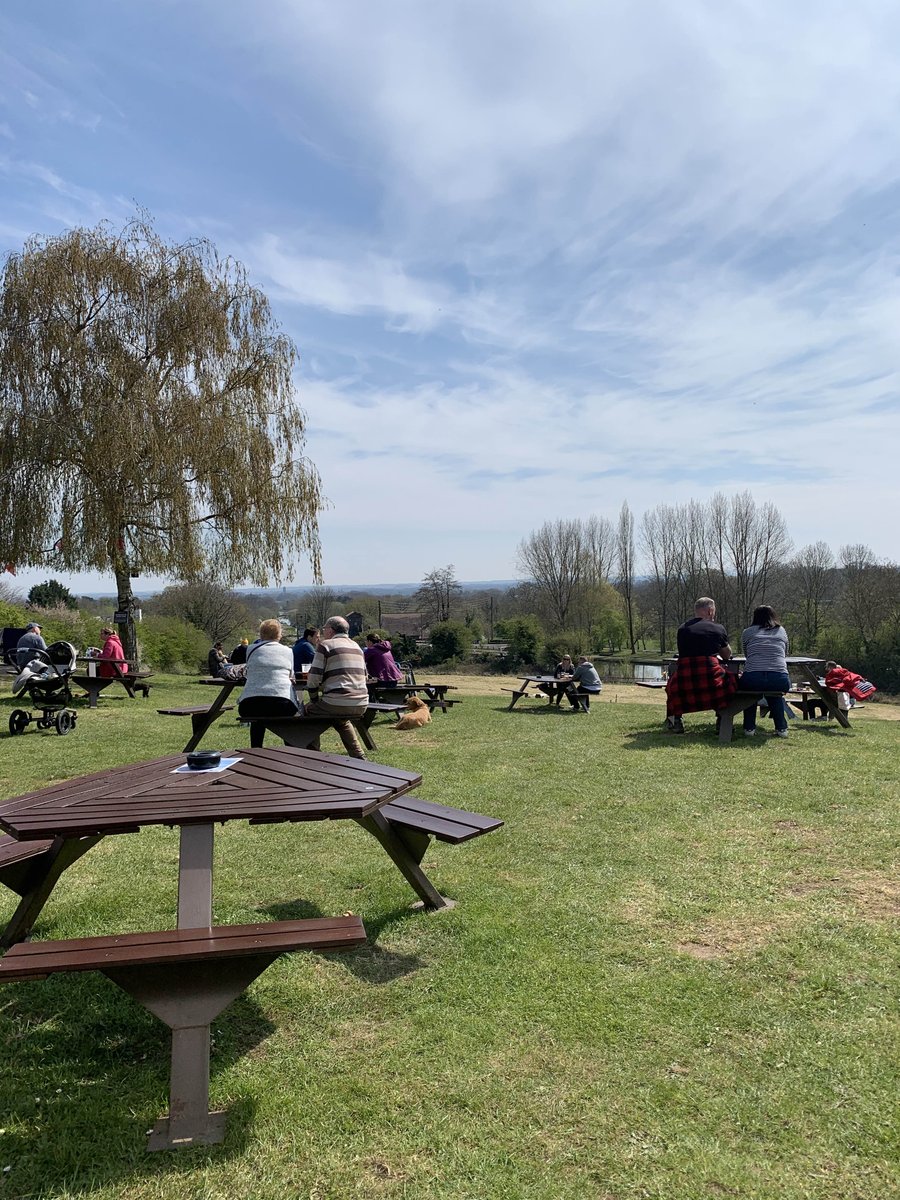 Another day another pub garden... thanks to all the staff <a href="/HattonArms/">Hatton Arms</a> The Hatton Arms  Amazing food as usual! #supportlocal #hospitality #limerecruit #limeontour