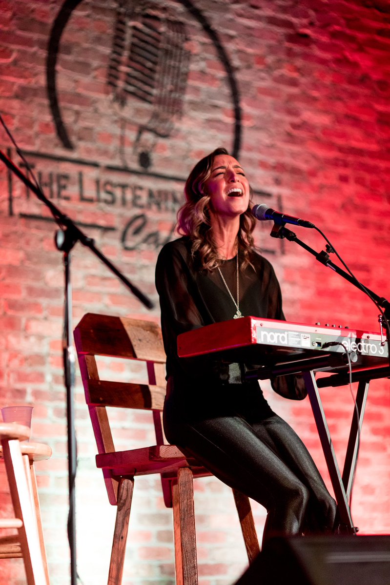 #aboutlastnight <a href="/listeningroom/">Listening Room Cafe</a> Emotions were sitting on the surface with a few spilling out in the form of tears. Dear Dreamers, keep putting one foot in front of the other. 💜 📷: <a href="/sarakauss/">Sara Kauss Photo</a>