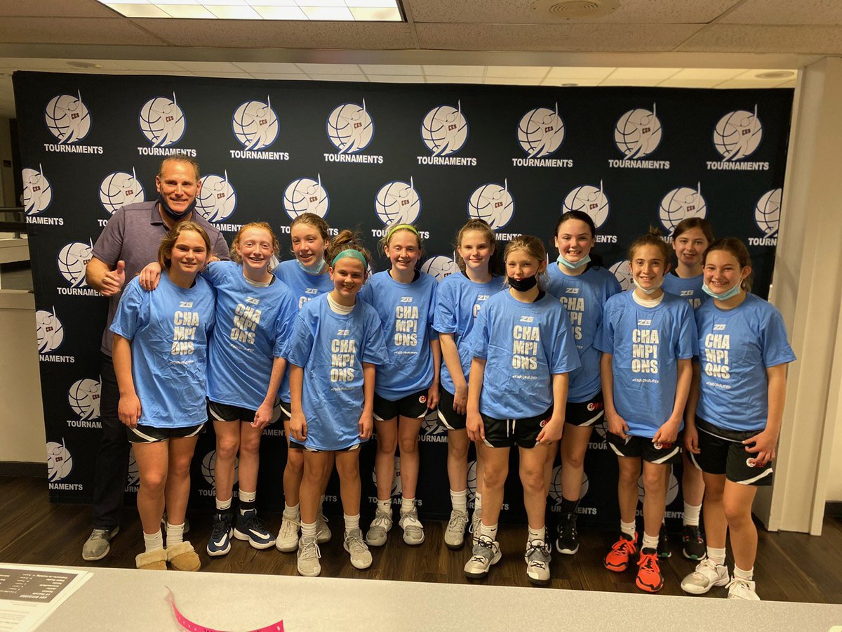 comets_red's tweet image. Congrats to Comets Red 6th grade as they went 4-0 and won the 🏆 of the @zg_midatlantic Phight 4 Philly! Way to go girls 👏