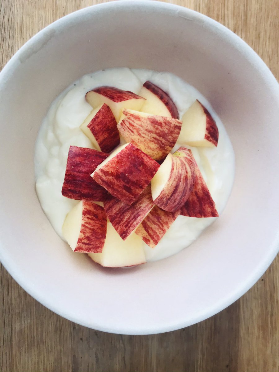 みなみ V Twitter 断食198日目 断食16時間 1食目 全粒粉パン カッテージチーズ 葱 フルーツ 2食目 豆乳ヨーグルト 3食目 切り身でアクアパッツァ風 カボチャ煮物 味噌汁 ご飯をバスマティライスにしてみました 良い香り 次はカレーだな