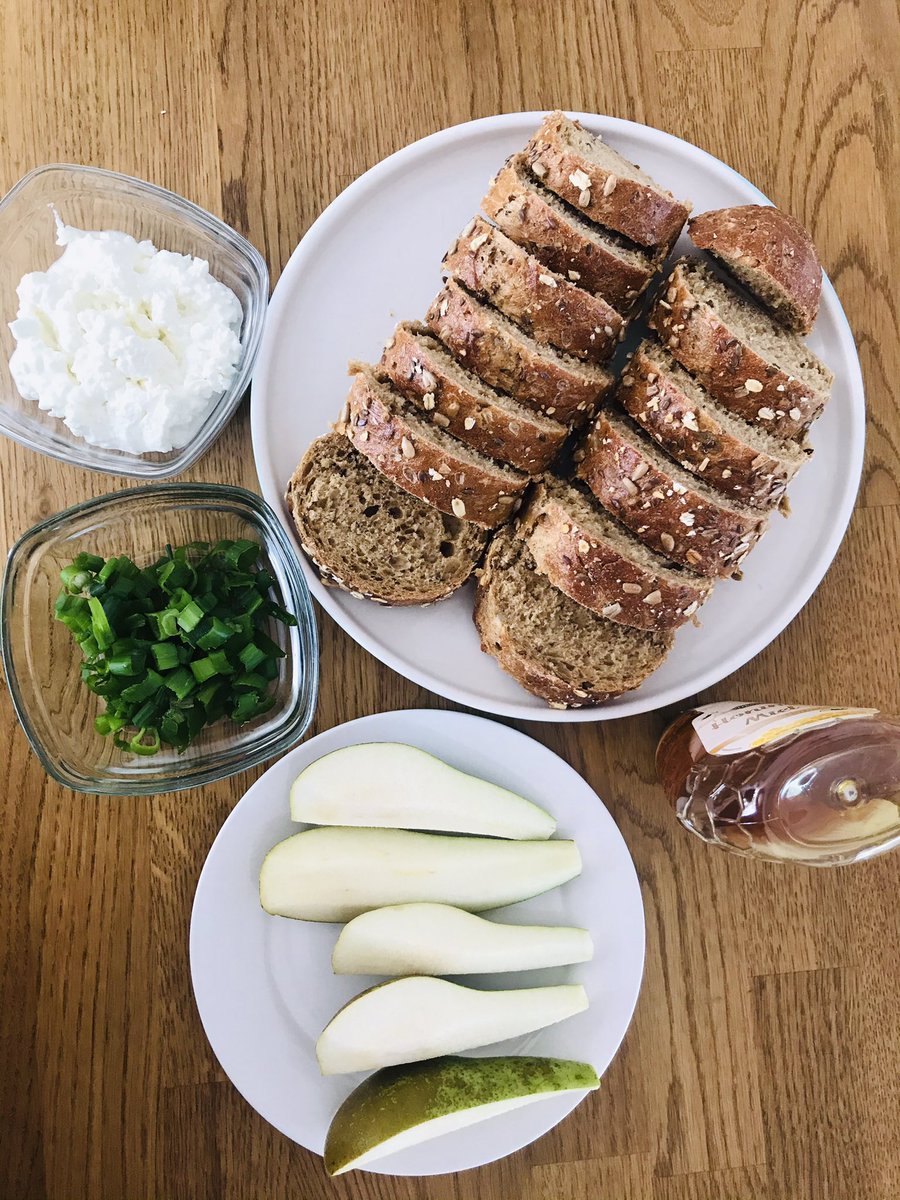 みなみ V Twitter 断食198日目 断食16時間 1食目 全粒粉パン カッテージチーズ 葱 フルーツ 2食目 豆乳ヨーグルト 3食目 切り身でアクアパッツァ風 カボチャ煮物 味噌汁 ご飯をバスマティライスにしてみました 良い香り 次はカレーだな