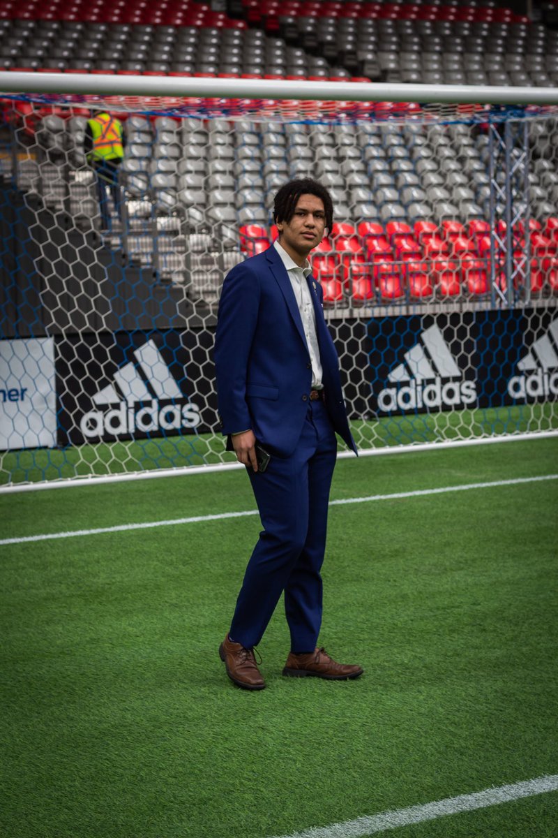 AlexGangueRuzic's tweet photo. Year 3 begins today 🙏🏽
Photo on the left was taken the day before the start of the 2019 season, photo on the right was from 2 weeks ago. Excited to continue and grow our coverage of #VWFC, #CanM/WNT, #CanPL and more this year on @btsvancity https://t.co/r4Yy3j0crs