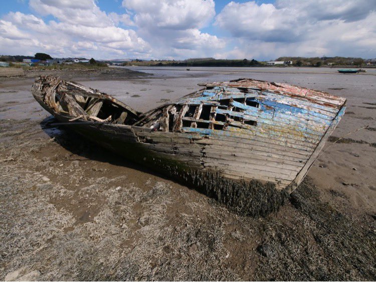 BlueBoating's tweet photo. Abandoned boats are not the same as vessels sunk to become wrecks and reefs for recreational purposes. Please don’t mistake the two! 📷 James Harris https://t.co/qRuZgGRBuW