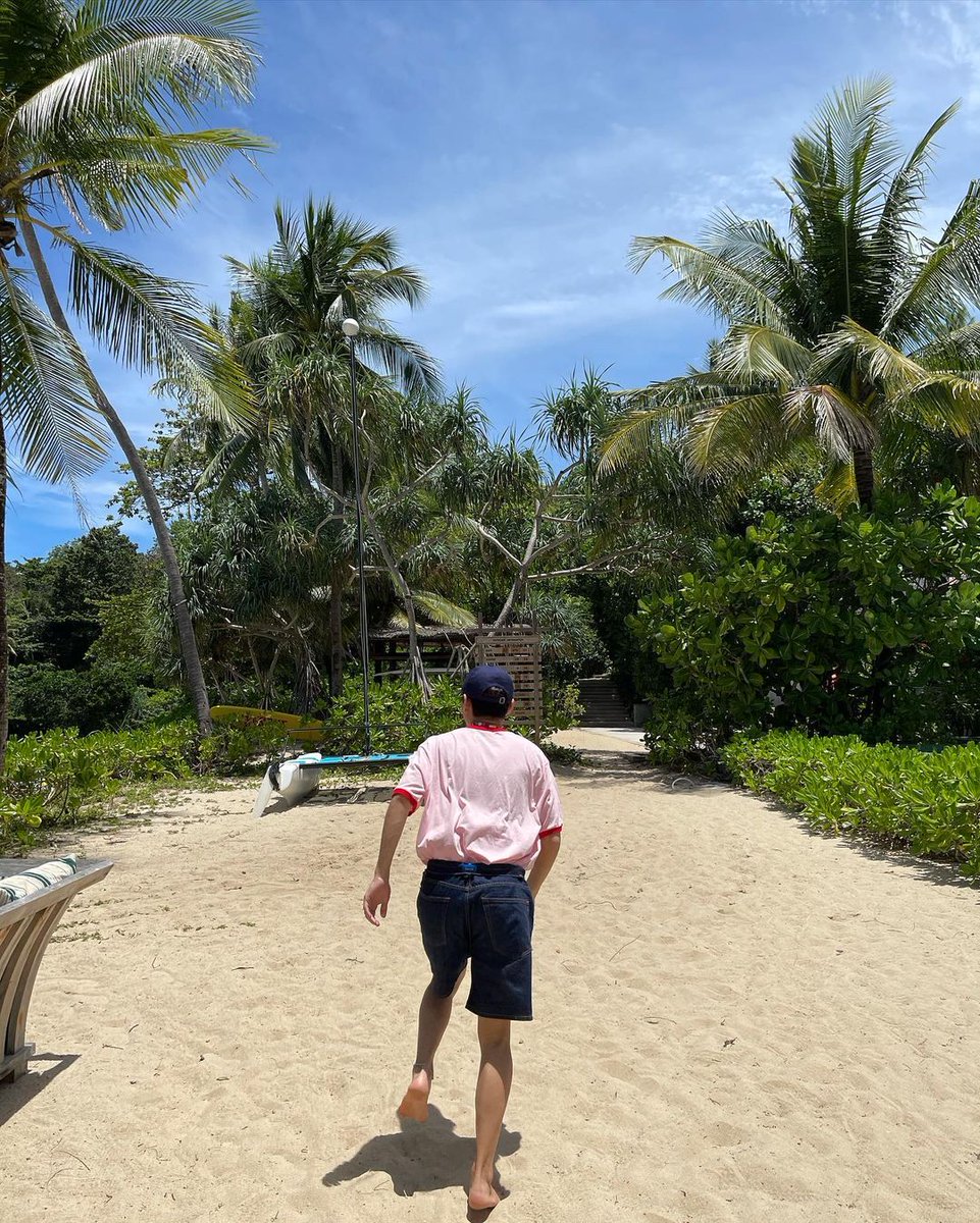 AtthaphanJ's tweet photo. ** 18.04.2021 **  [ Actualización de Instagram ]

Perfecto 🌊 ☀️
_________________

©® gun_atthaphan (ig) / @AtthaphanP 
_______________

⚡♡ ATp &amp; Jumpol ♡⭐

#BabiisVenezuela🇻🇪 https://t.co/ksypOXnDTJ