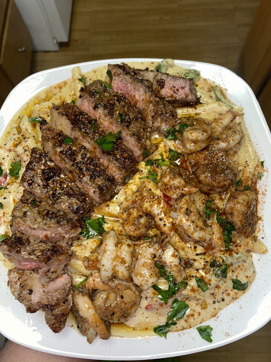 JayLamuzindah's tweet image. Steak and shrimp jerk pasta 🍝